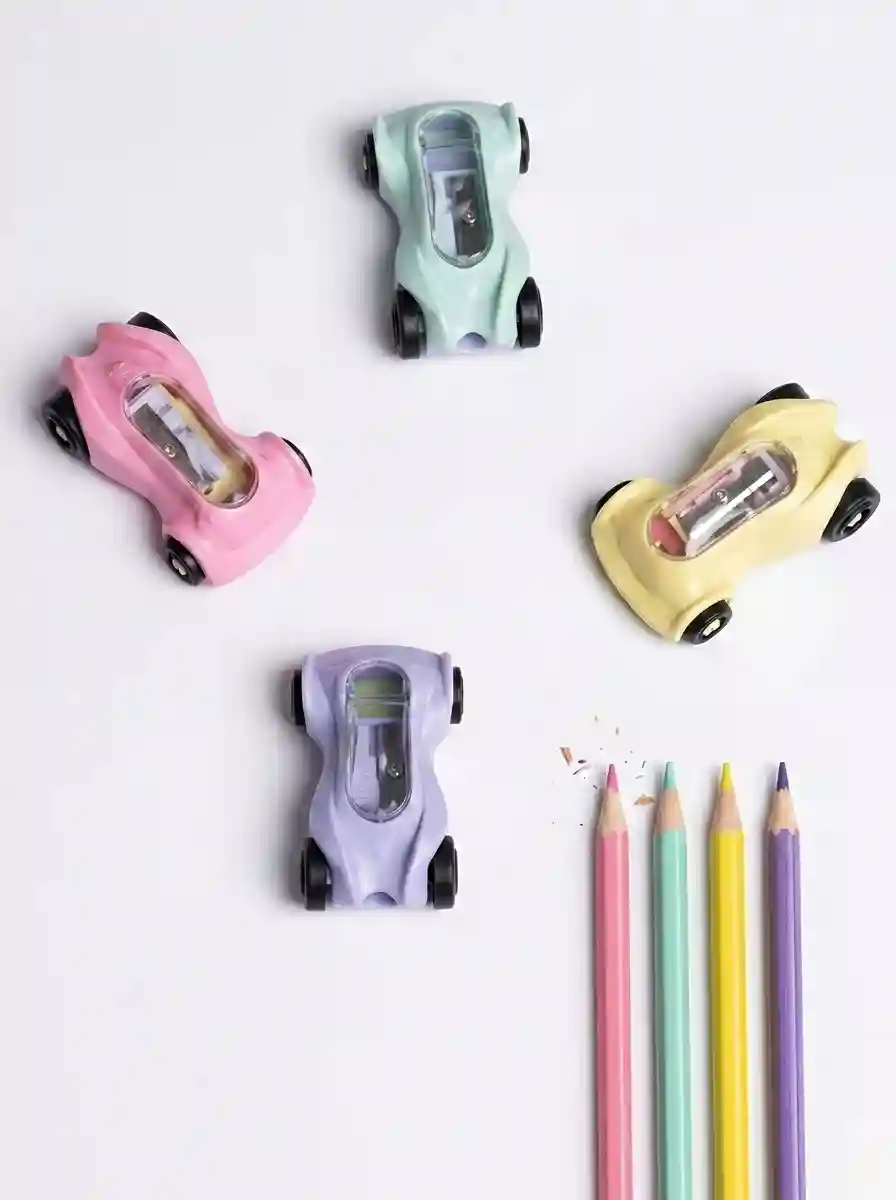 TAILLE CRAYON YALONG 1 TROU RACECAR